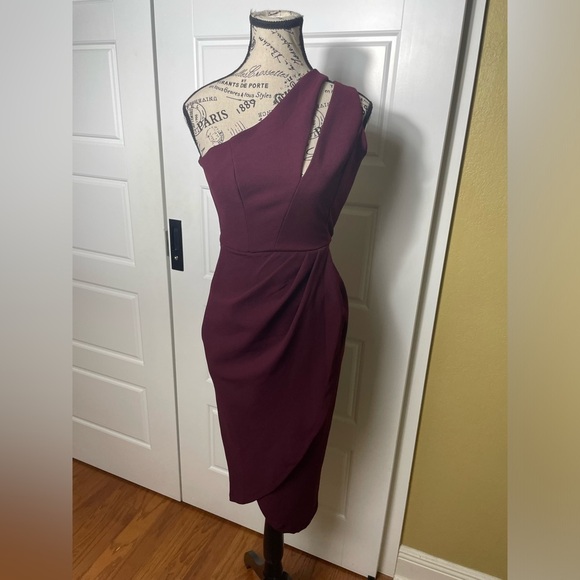 Lulu’s So Flirty Burgundy One-Shoulder Cutout Asymmetrical Dress - Picture 8 of 11